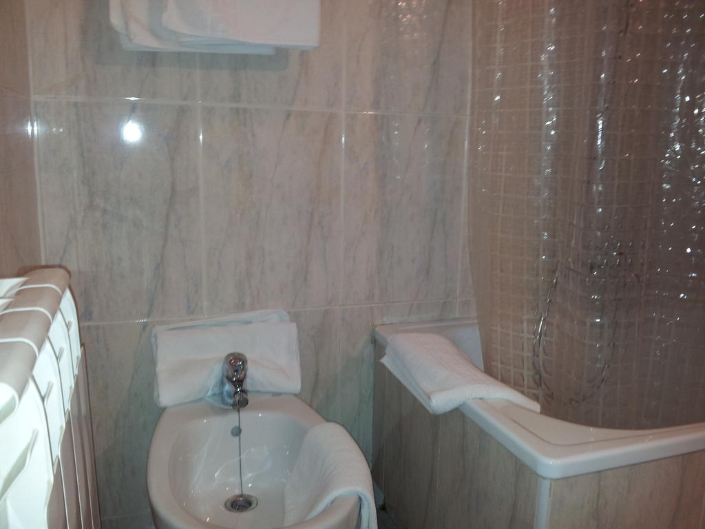 Alojamientos Rio Cares Leon Phòng bức ảnh