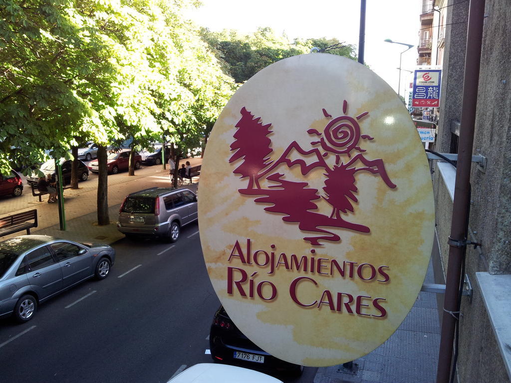 Alojamientos Rio Cares Leon Ngoại thất bức ảnh