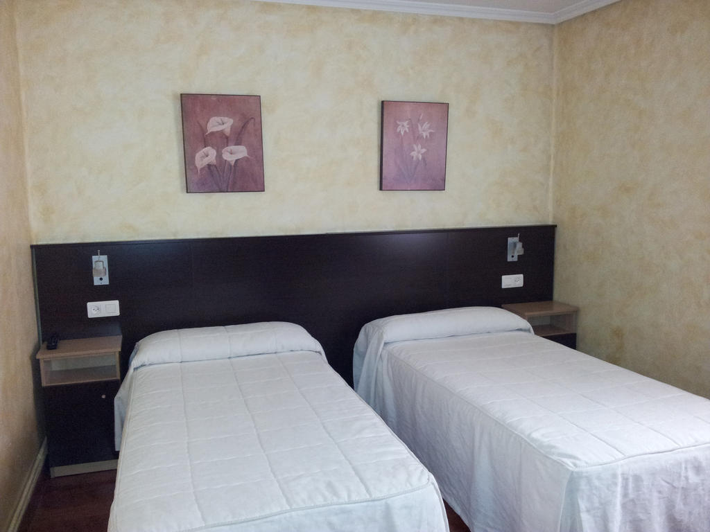 Alojamientos Rio Cares Leon Phòng bức ảnh